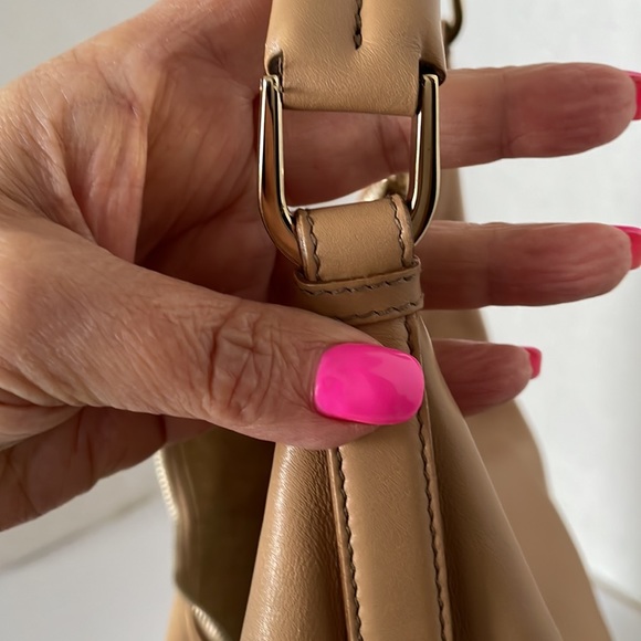 Authentic Gucci Leather Bag. - Picture 2 of 16